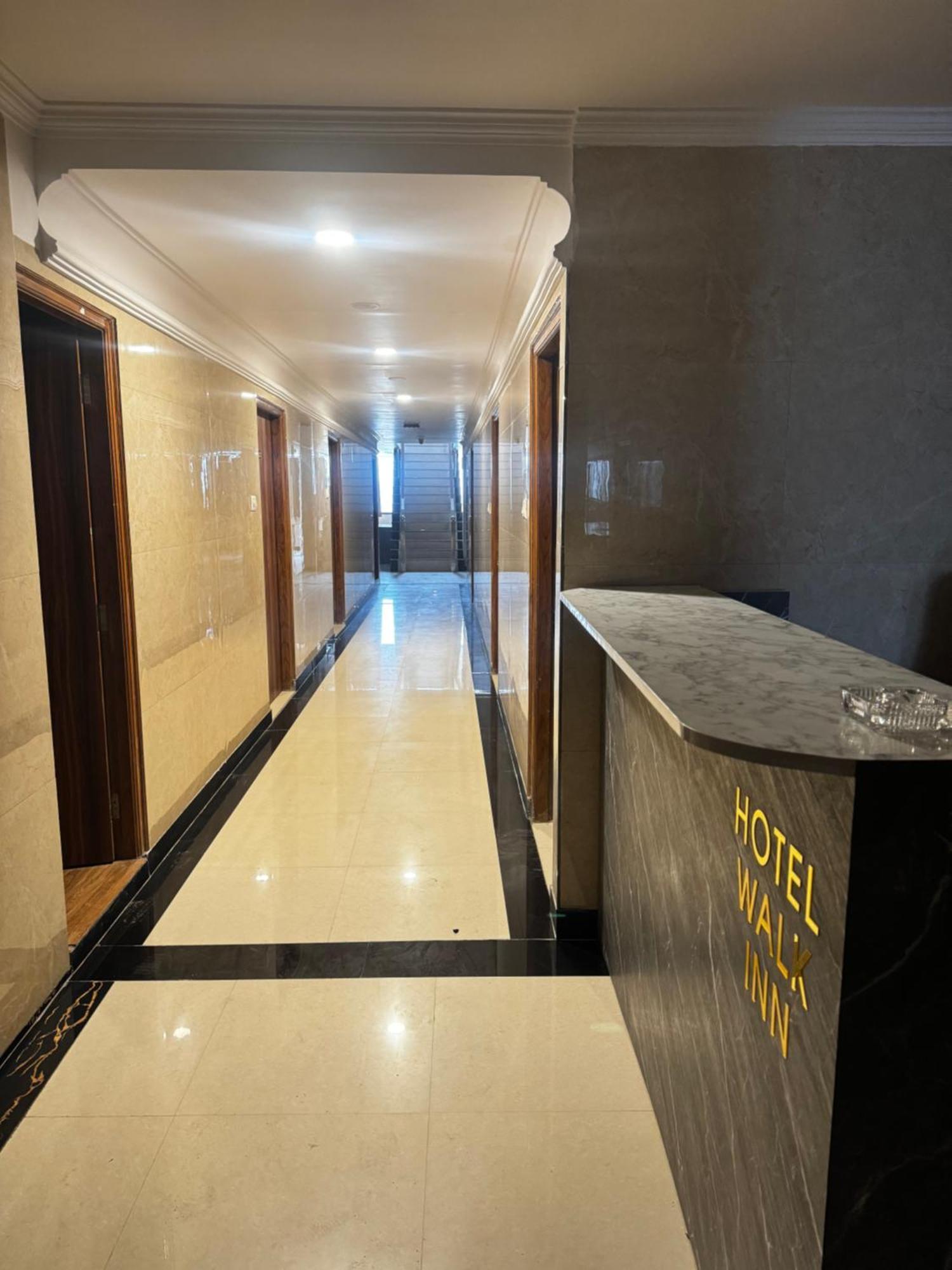 Hotel Walk Inn Faridabad Exteriör bild
