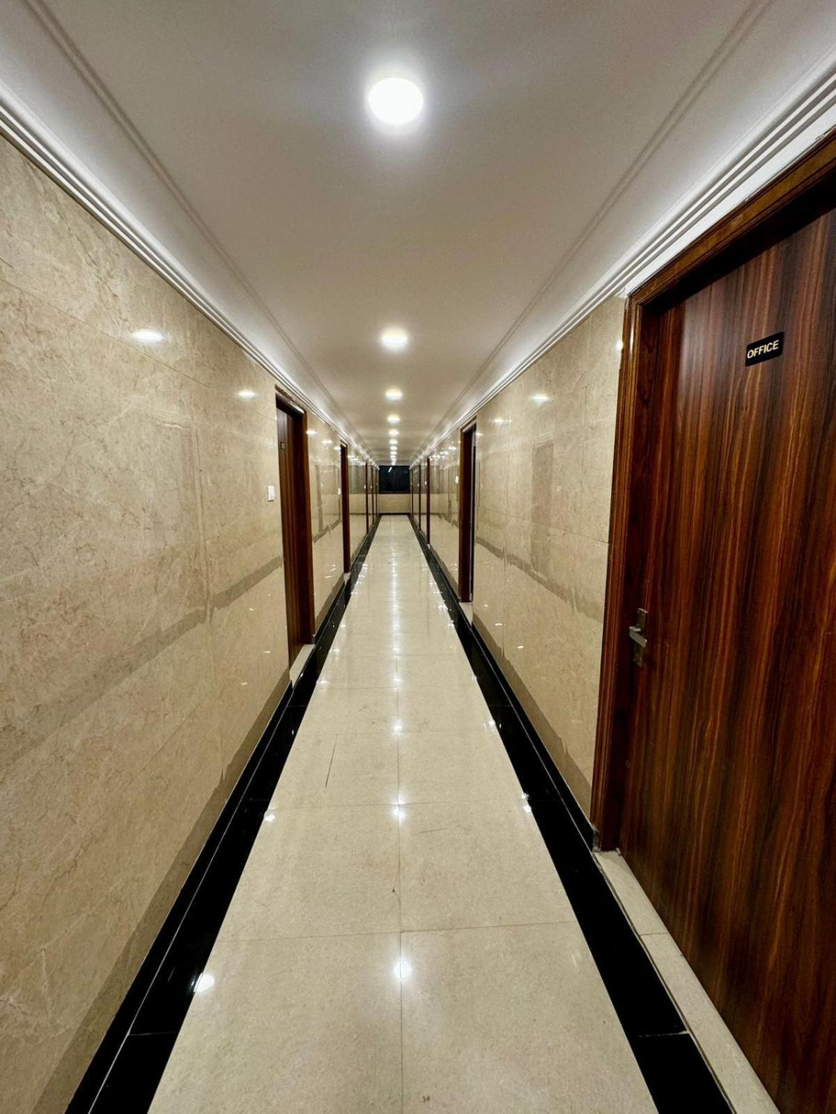 Hotel Walk Inn Faridabad Exteriör bild